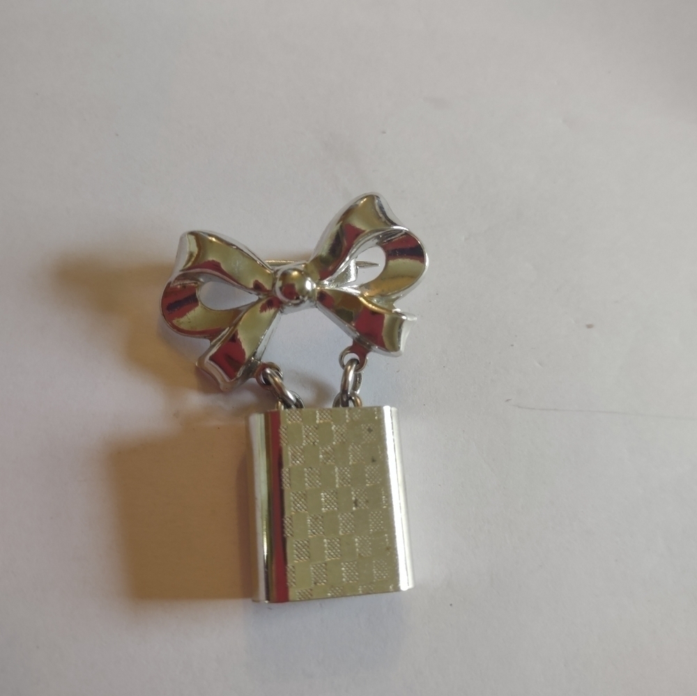 Women's ESTATE bow and bell brooch pin